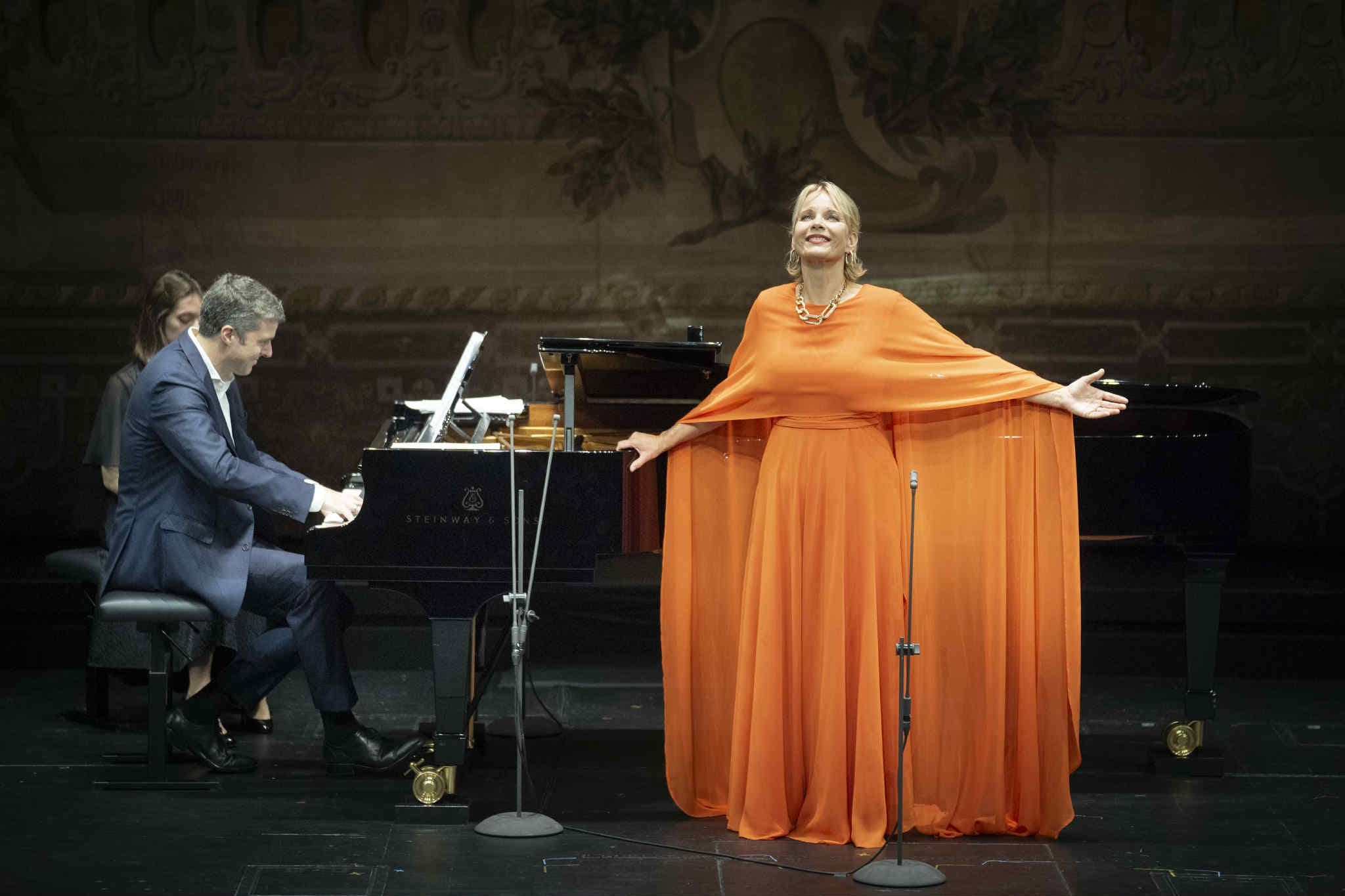 Elīna Garanča - On Love and Life
Lieder and arias from Brahms to Bizet